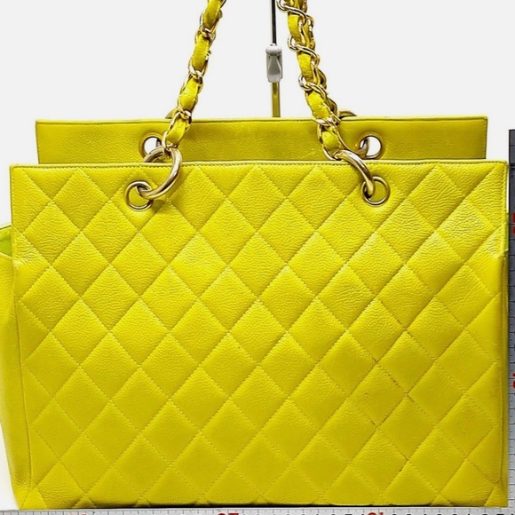 CHANEL CC CAVIAR CHAIN TOTE - Picture 6 of 13